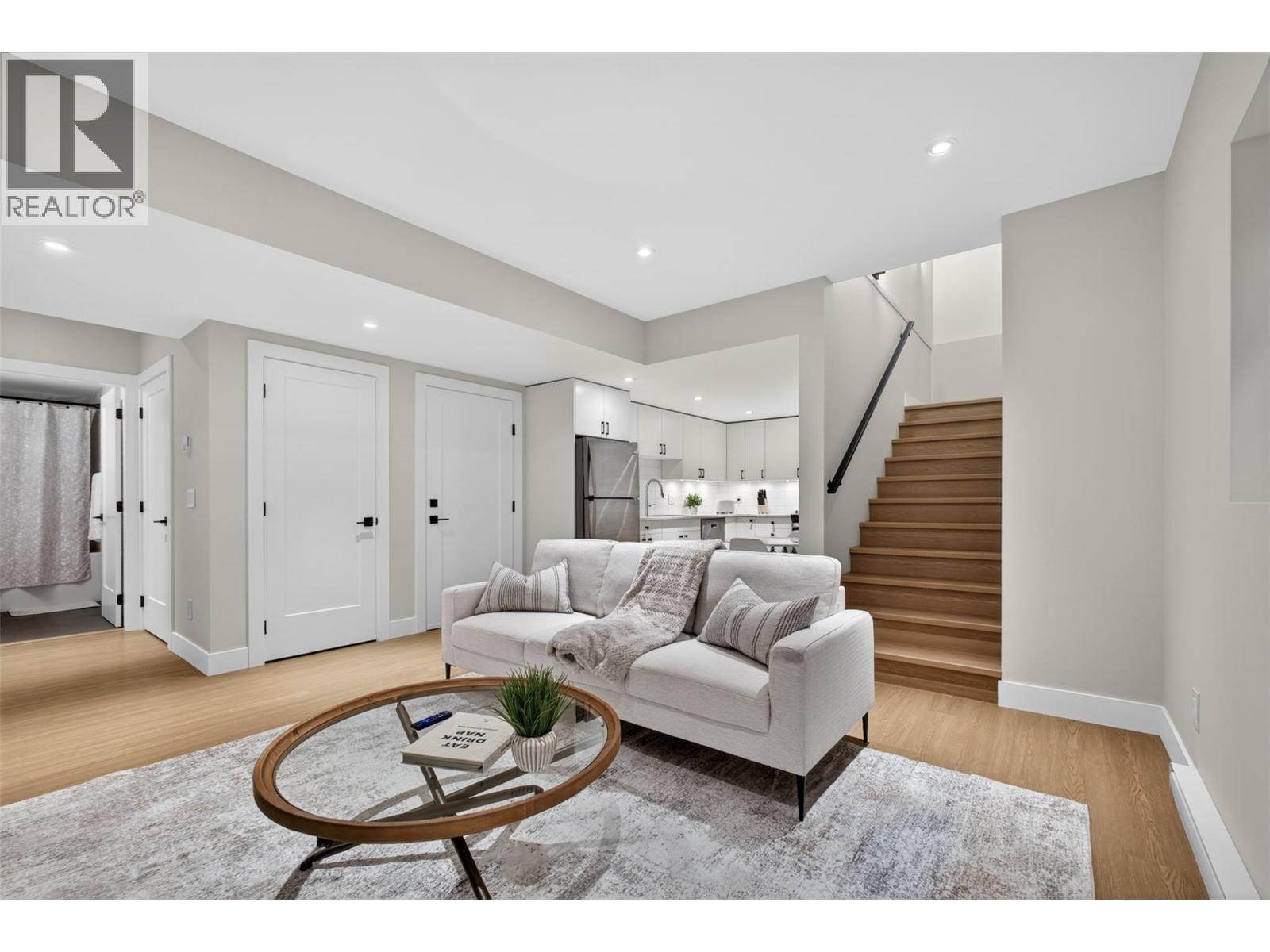 451 Vision Court, Kelowna, BC - Outdoor