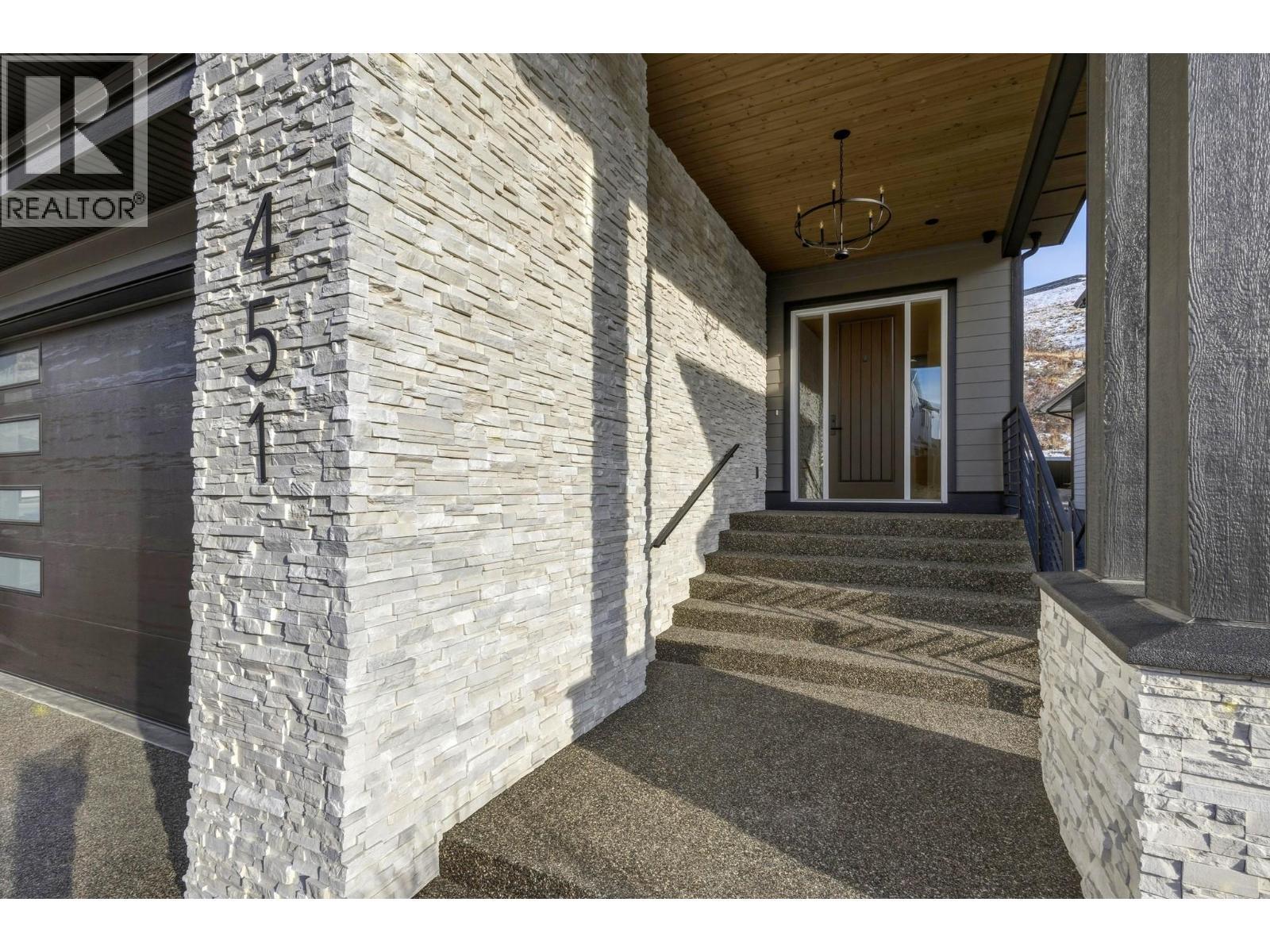 451 Vision Court, Kelowna, BC - Outdoor