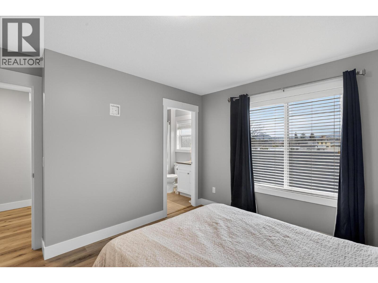 1930 Ethel Street, Kelowna, BC - Indoor Photo Showing Bedroom