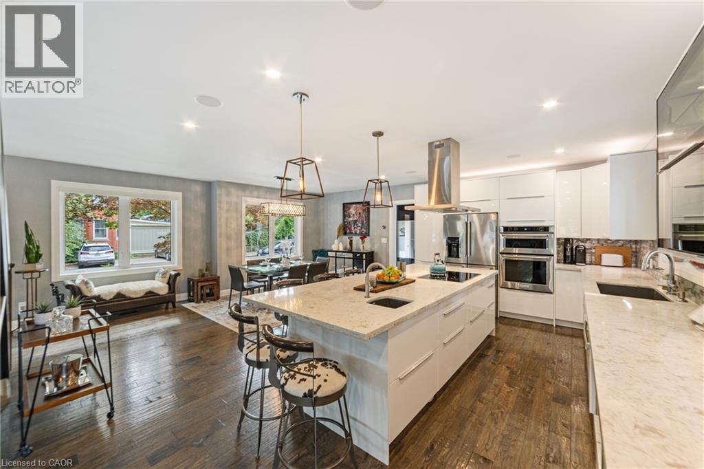 535 Locust Street, Burlington, ON - Indoor