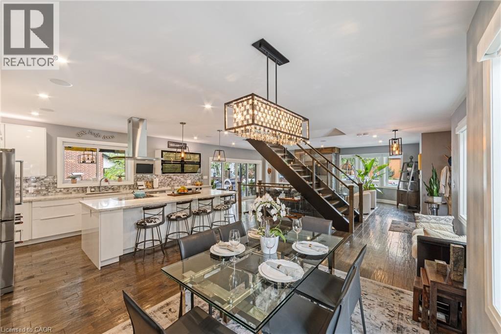 535 Locust Street, Burlington, ON - Indoor