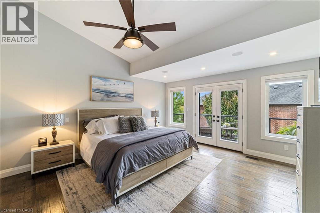 535 Locust Street, Burlington, ON - Indoor Photo Showing Bedroom