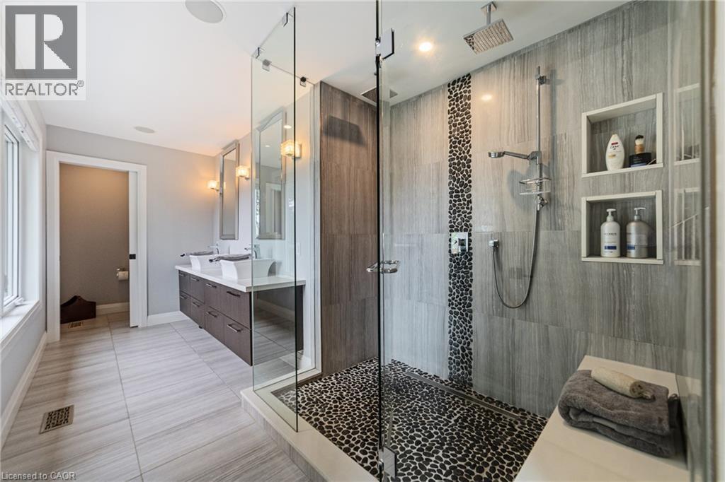 535 Locust Street, Burlington, ON - Indoor Photo Showing Bathroom
