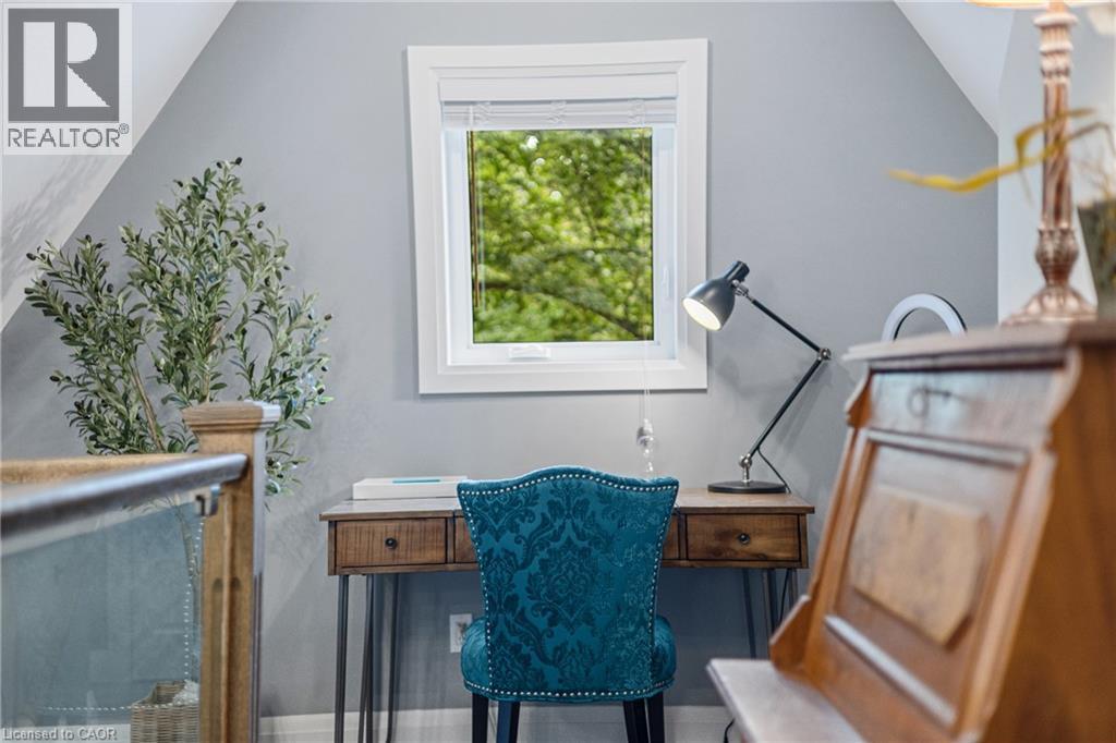 535 Locust Street, Burlington, ON - Indoor