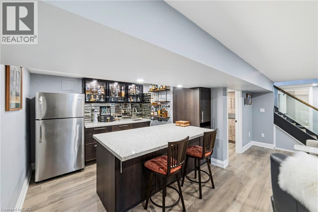 535 Locust Street, Burlington, ON - Indoor