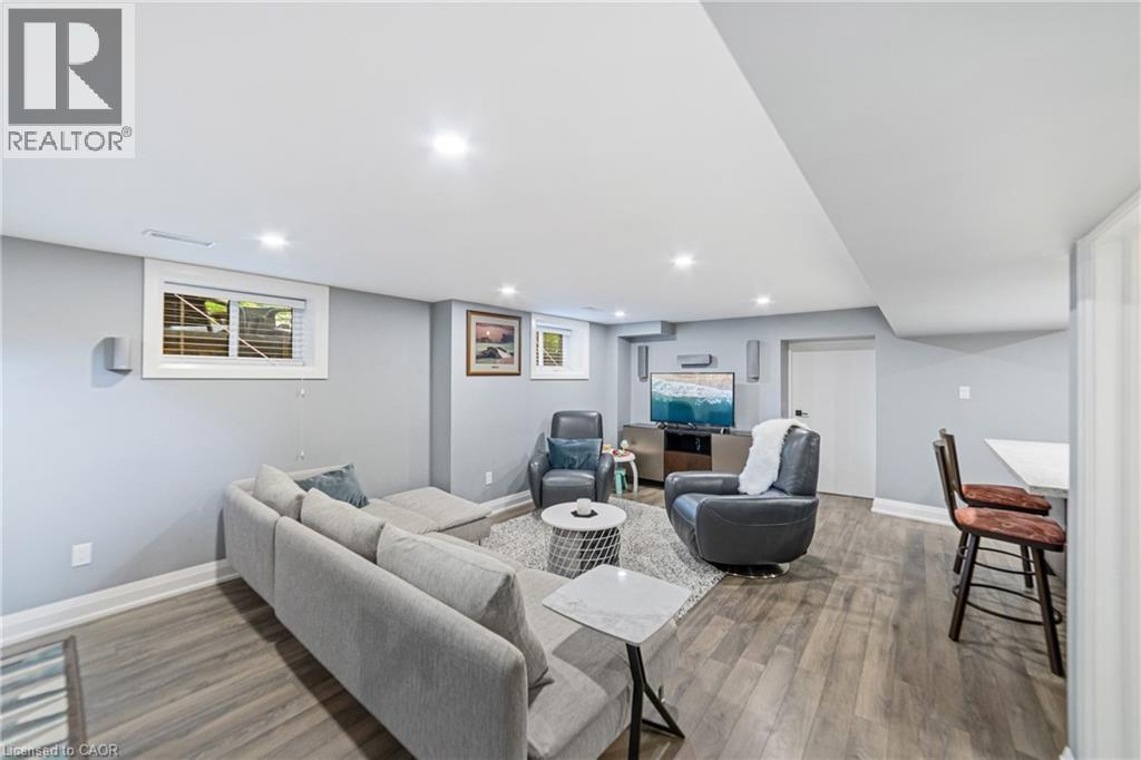 535 Locust Street, Burlington, ON - Indoor