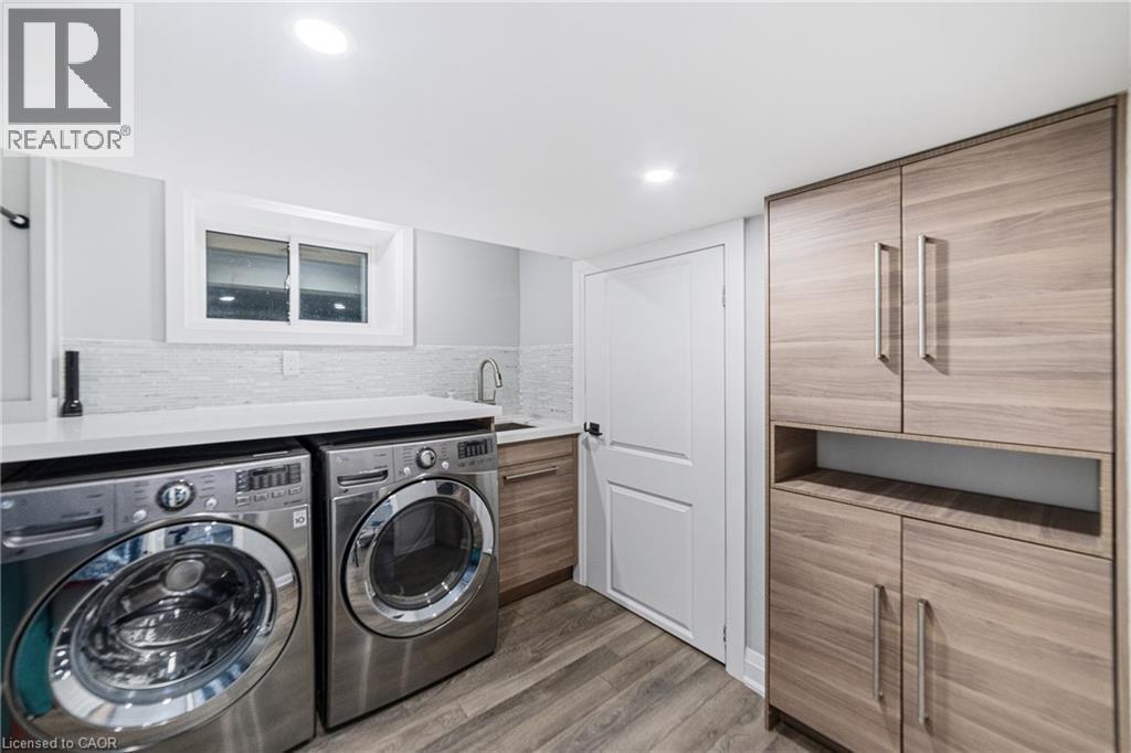 535 Locust Street, Burlington, ON - Indoor Photo Showing Laundry Room