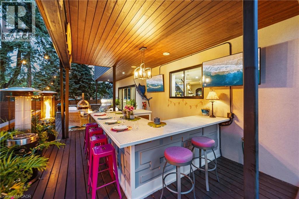 535 Locust Street, Burlington, ON - Outdoor With Exterior