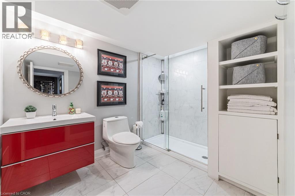 535 Locust Street, Burlington, ON - Indoor Photo Showing Bathroom