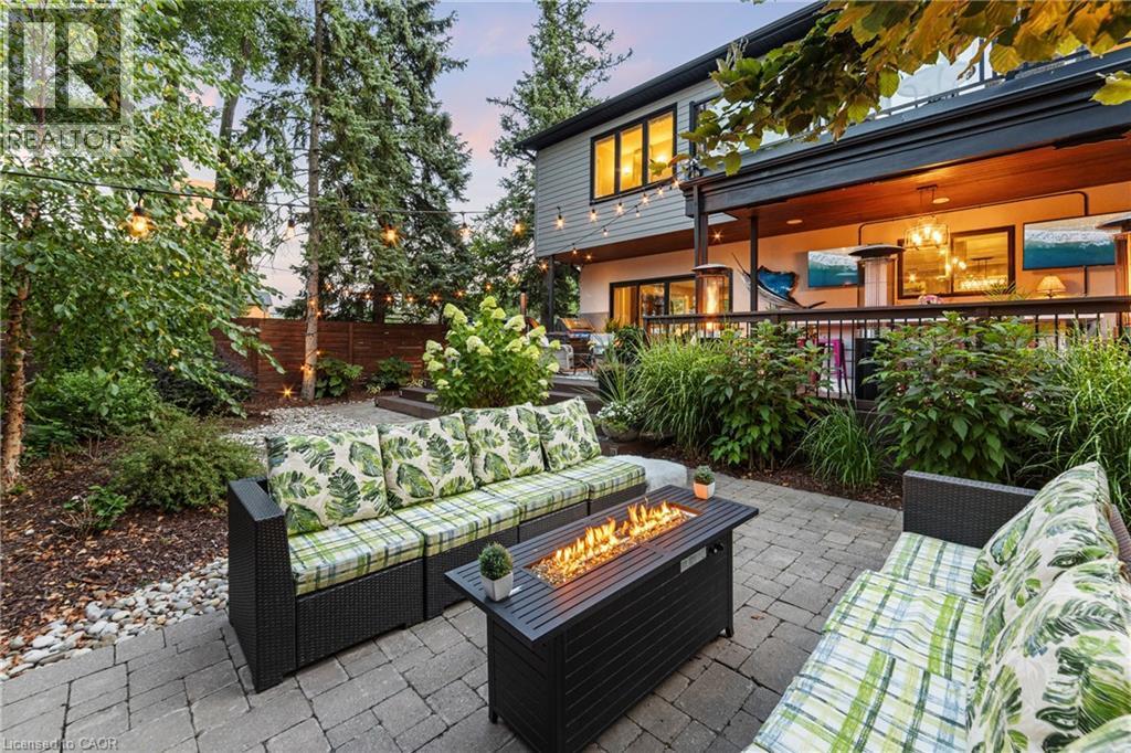 535 Locust Street, Burlington, ON - Outdoor With Deck Patio Veranda