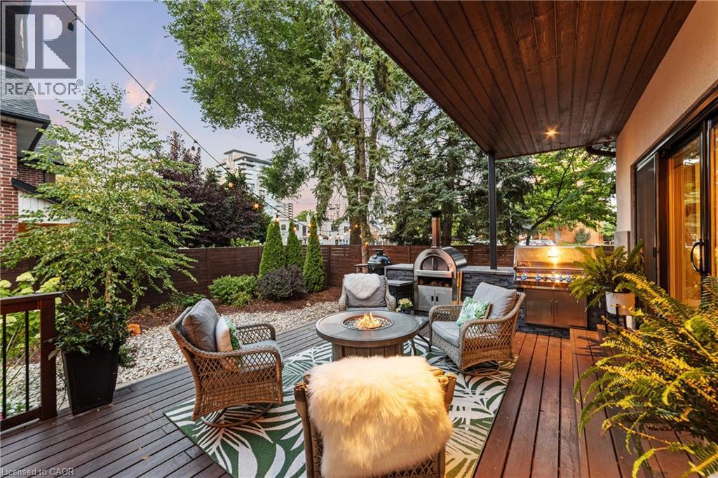 535 Locust Street, Burlington, ON - Outdoor With Deck Patio Veranda