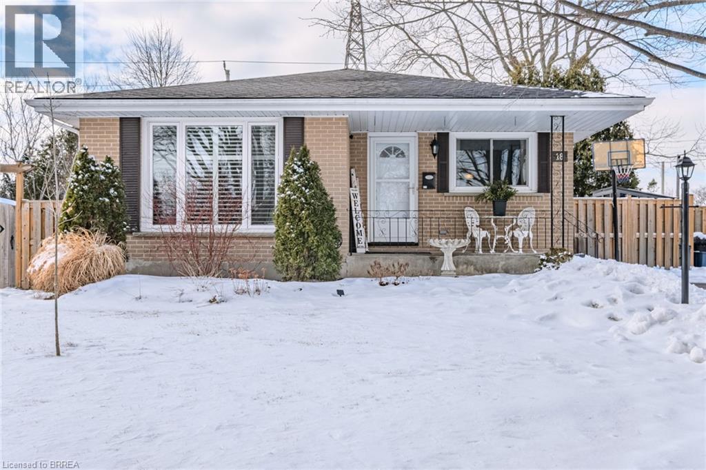 18 Linden Avenue, Brantford, ON - Outdoor