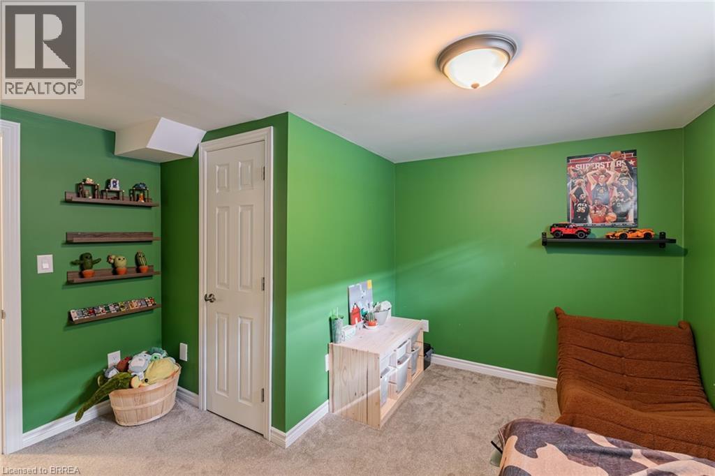 18 Linden Avenue, Brantford, ON - Indoor