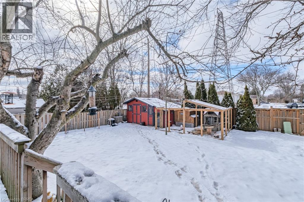 18 Linden Avenue, Brantford, ON - Outdoor