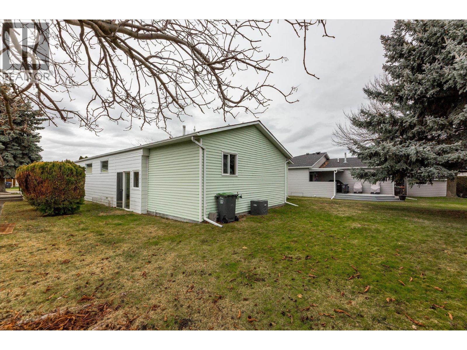 1255 Raymer Avenue Unit# 120, Kelowna, BC - Outdoor