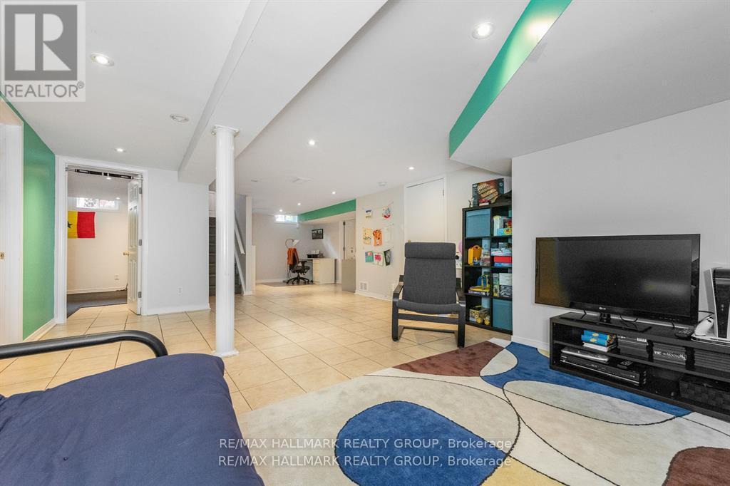 9 Newbury Avenue, Ottawa, ON - Indoor