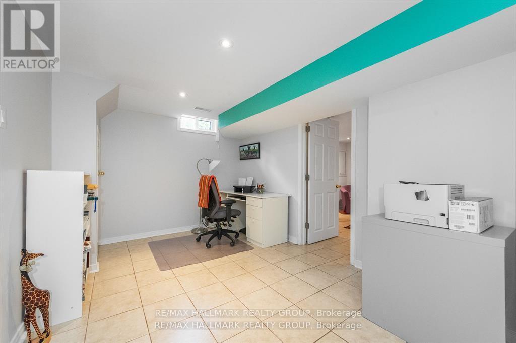 9 Newbury Avenue, Ottawa, ON - Indoor