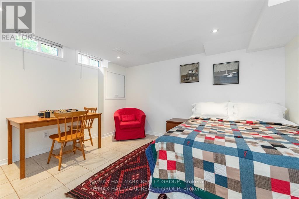 9 Newbury Avenue, Ottawa, ON - Indoor Photo Showing Bedroom