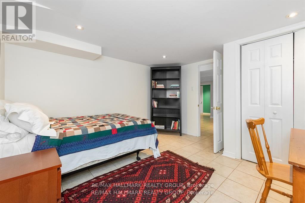 9 Newbury Avenue, Ottawa, ON - Indoor Photo Showing Bedroom