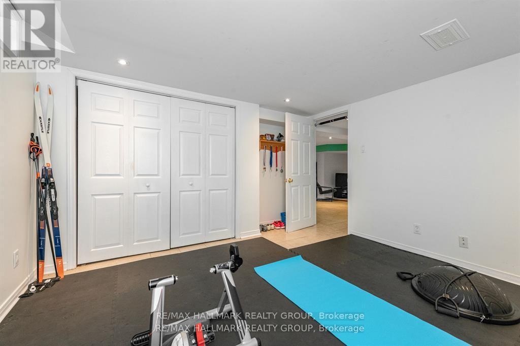 9 Newbury Avenue, Ottawa, ON - Indoor Photo Showing Other Room