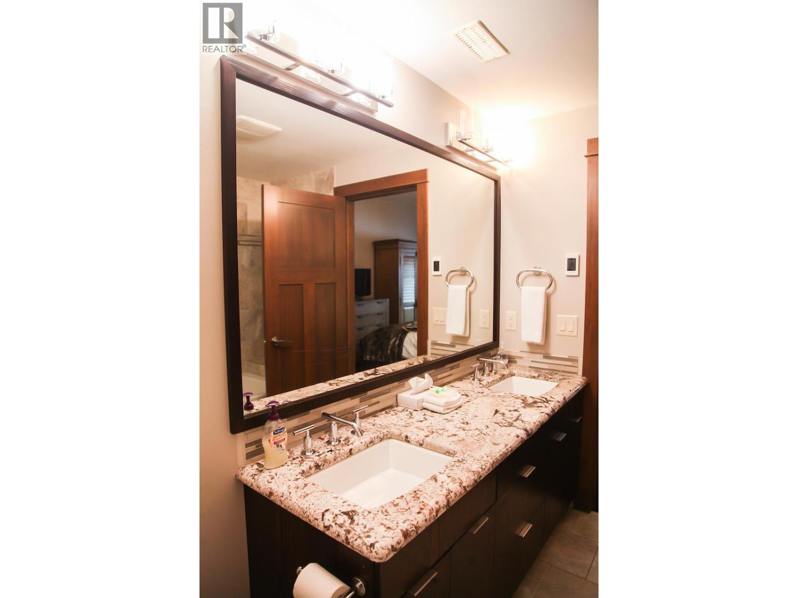 101 Dormie Drive Unit# 3H, Vernon, BC - Indoor Photo Showing Bathroom