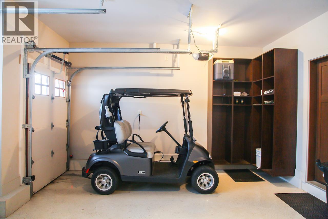 101 Dormie Drive Unit# 3H, Vernon, BC - Indoor Photo Showing Garage