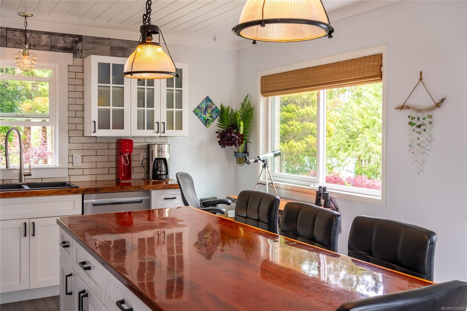 380 Cape Beale Trail, Bamfield, BC