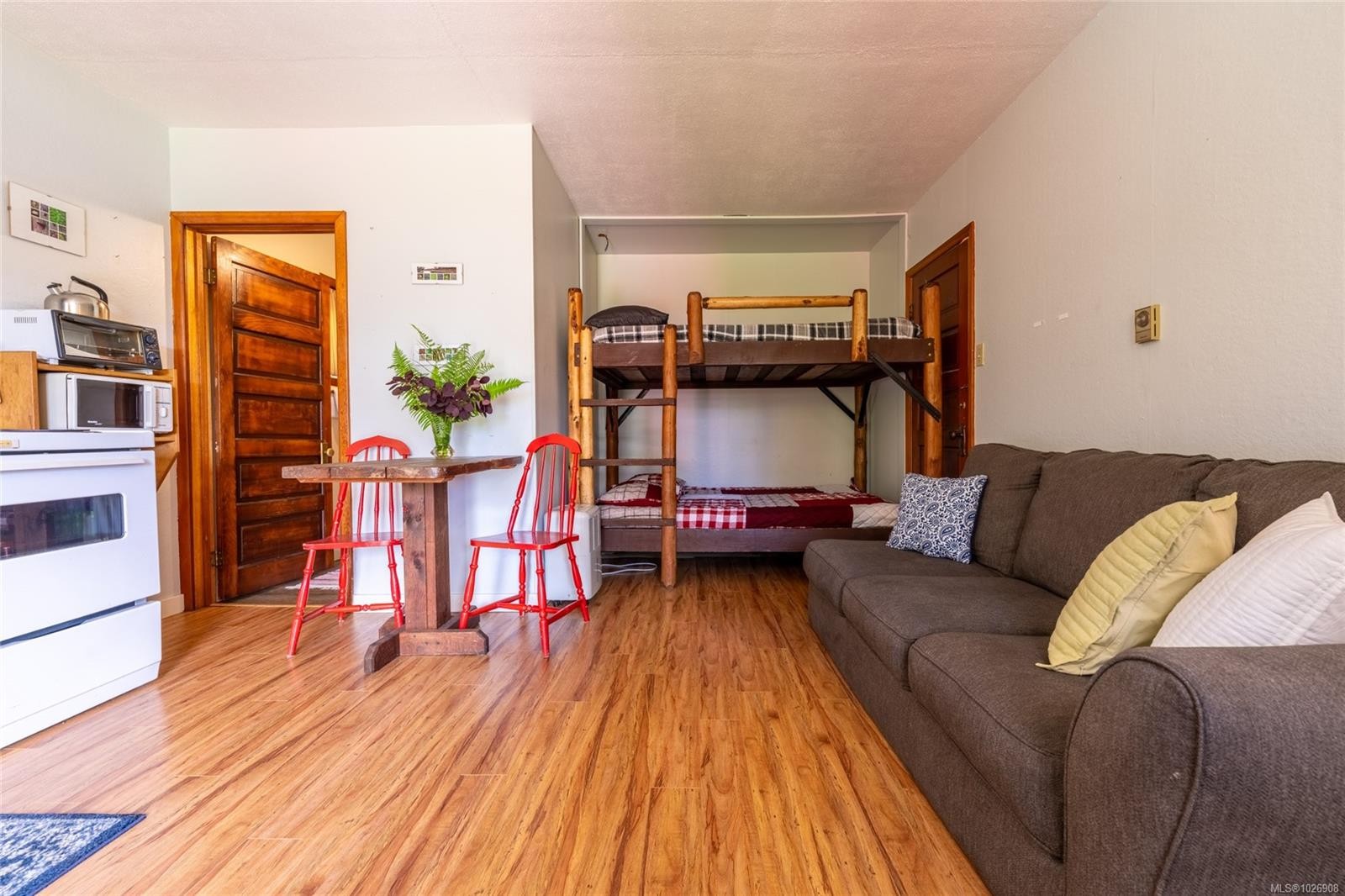 380 Cape Beale Trail, Bamfield, BC