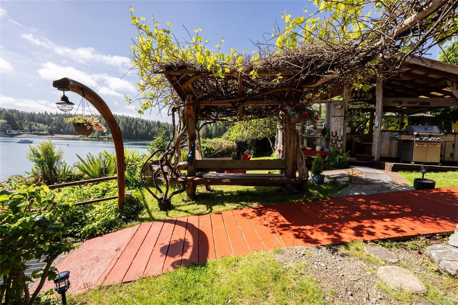 380 Cape Beale Trail, Bamfield, BC