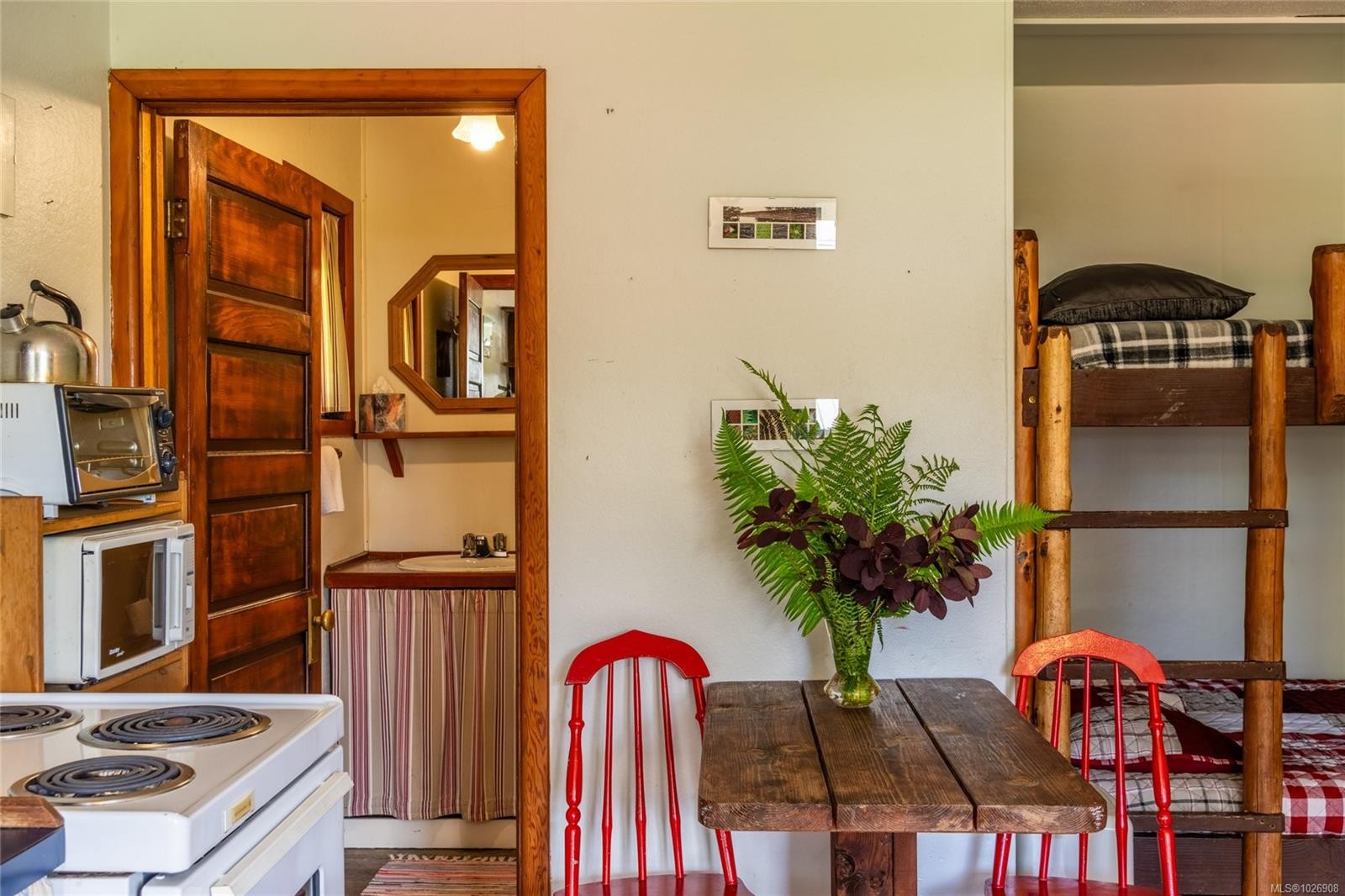 380 Cape Beale Trail, Bamfield, BC