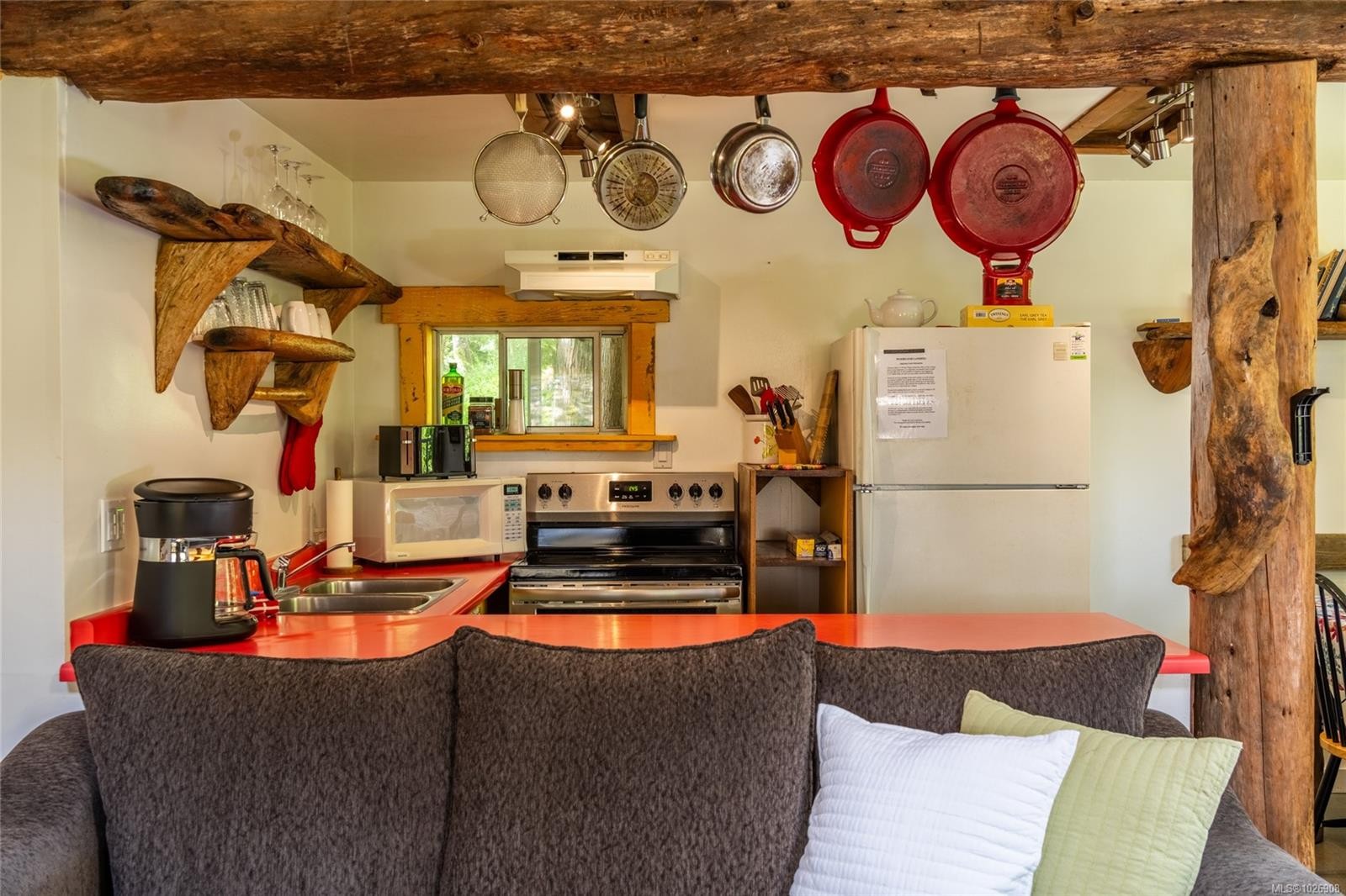 380 Cape Beale Trail, Bamfield, BC