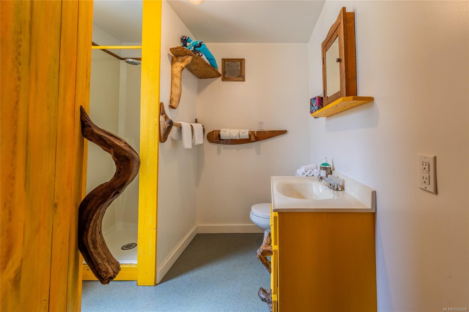 380 Cape Beale Trail, Bamfield, BC