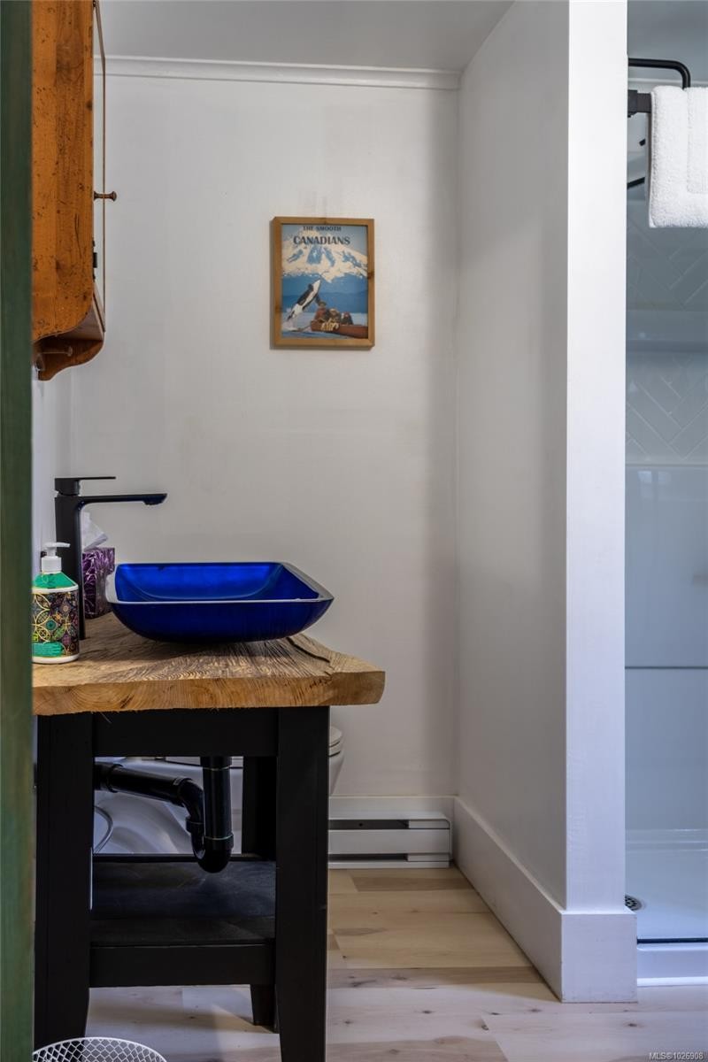 380 Cape Beale Trail, Bamfield, BC