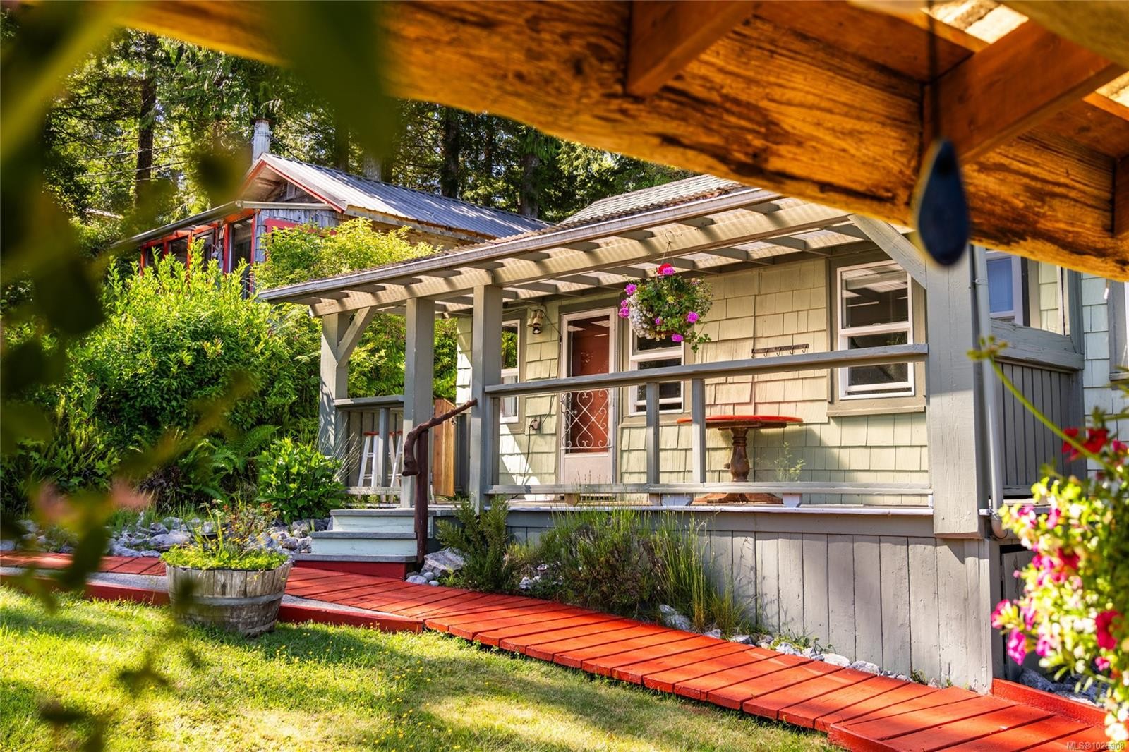 380 Cape Beale Trail, Bamfield, BC