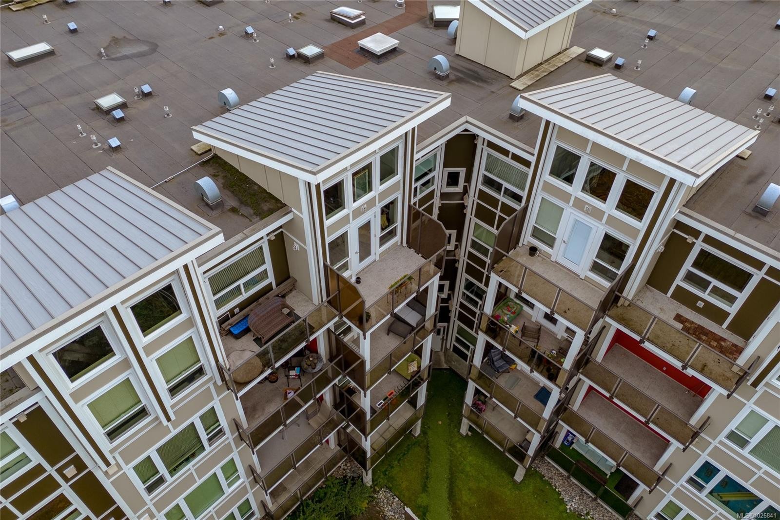 408-866 Brock Ave, Langford, BC -