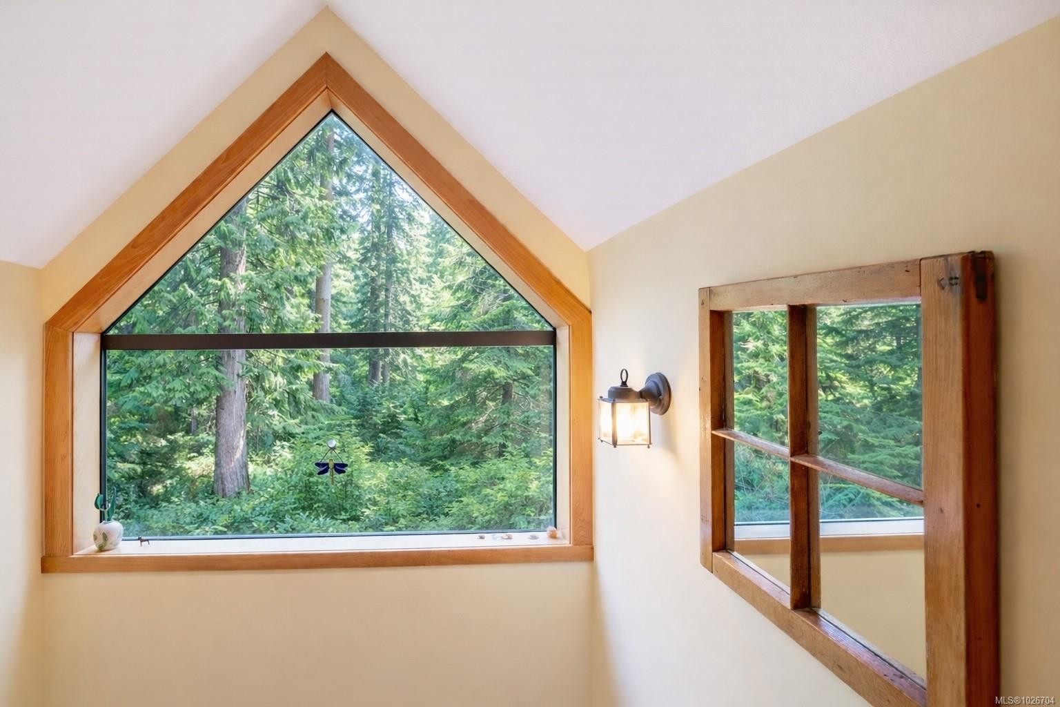 1290 Lynn Rd, Tofino, BC