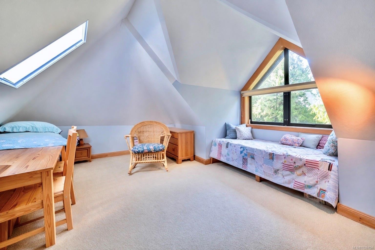 1290 Lynn Rd, Tofino, BC