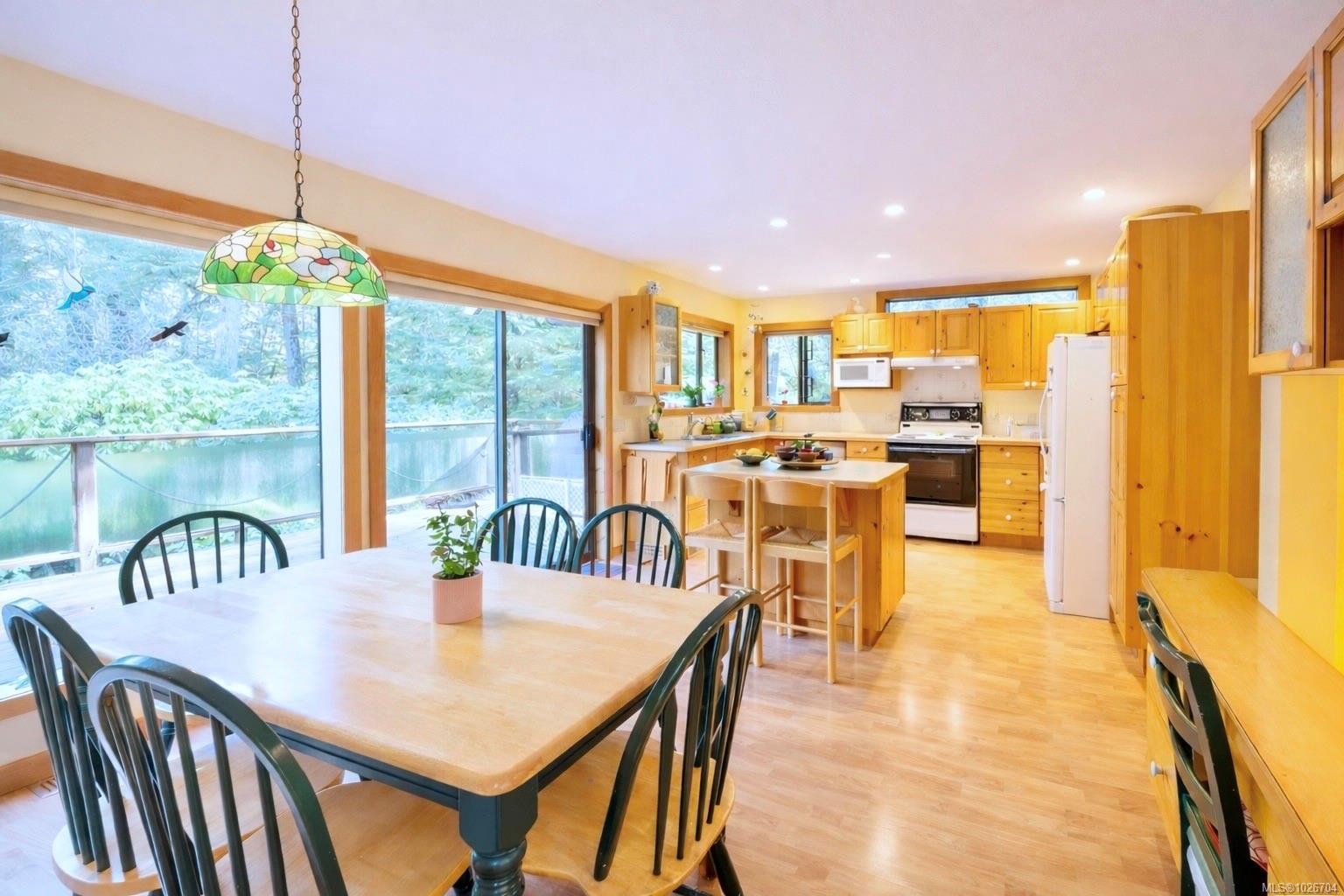 1290 Lynn Rd, Tofino, BC