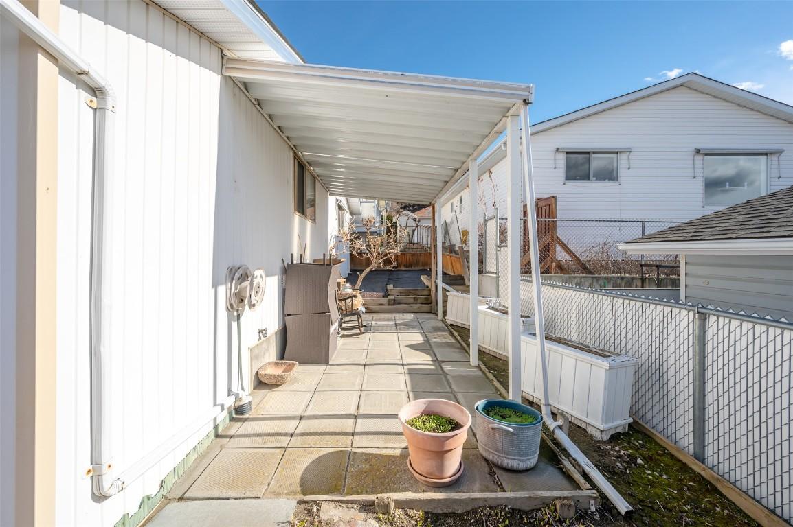 15-3096 South Main Street, Penticton, BC - Outdoor With Exterior