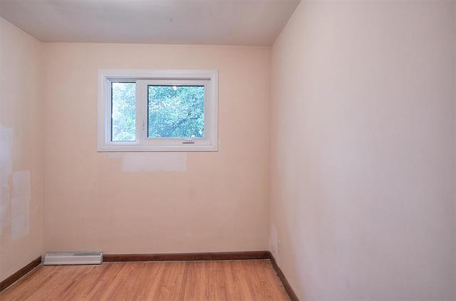 1418 Somerville Ave, Winnipeg, MB