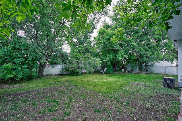 1418 Somerville Ave, Winnipeg, MB