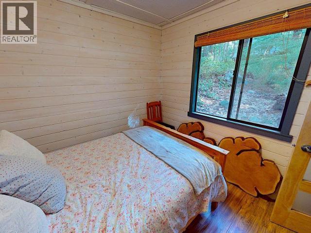 1283 Tennyson Rd, Savary Island, BC - Indoor Photo Showing Bedroom