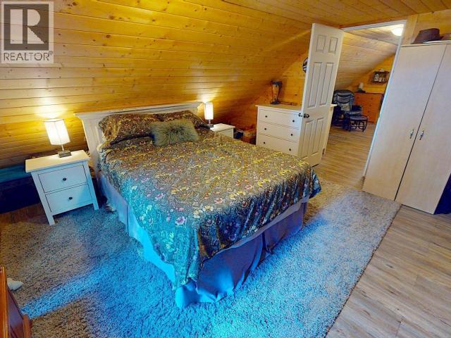 1283 Tennyson Rd, Savary Island, BC - Indoor Photo Showing Bedroom