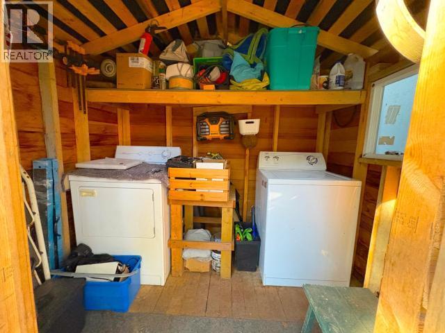1283 Tennyson Rd, Savary Island, BC - Indoor Photo Showing Laundry Room