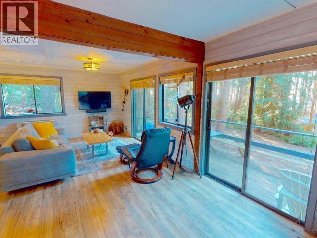 1283 Tennyson Rd, Savary Island, BC - Indoor