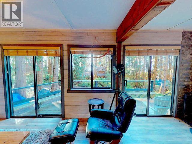 1283 Tennyson Rd, Savary Island, BC - Indoor Photo Showing Other Room