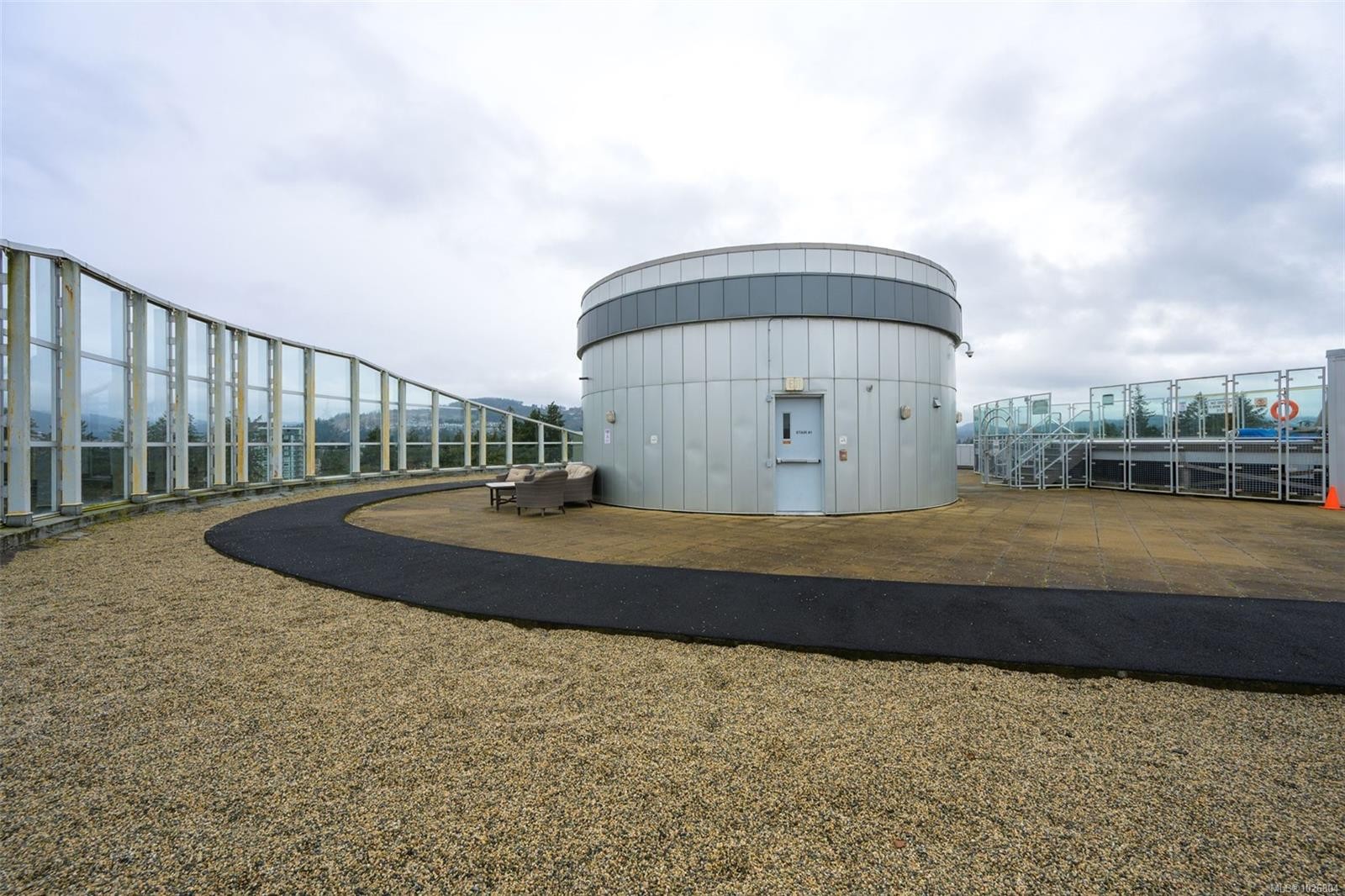 728-2745 Veterans Memorial Pkwy, Langford, BC - Outdoor