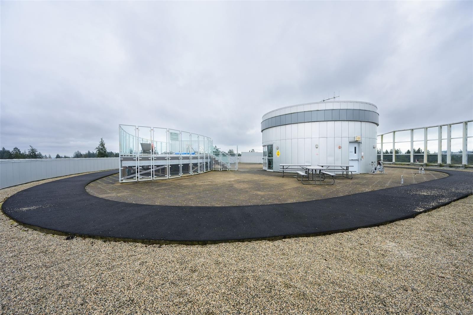 728-2745 Veterans Memorial Pkwy, Langford, BC - Outdoor