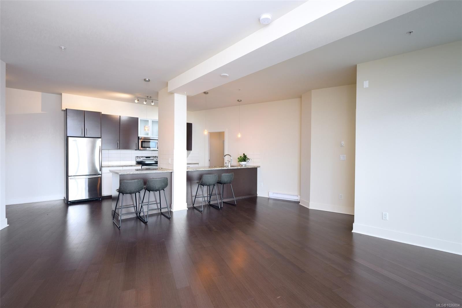 728-2745 Veterans Memorial Pkwy, Langford, BC - Indoor