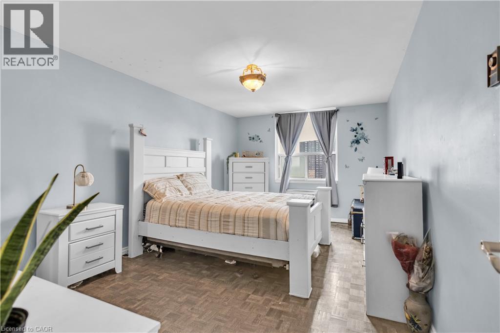 511 The West Mall Drive Unit# 1108, Toronto, ON - Indoor Photo Showing Bedroom